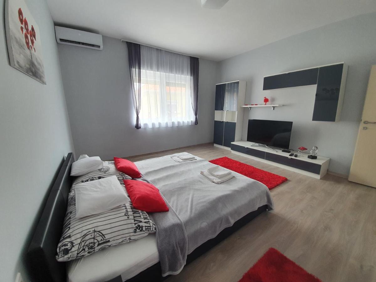 Flamingo Apartment Sarvar Ngoại thất bức ảnh